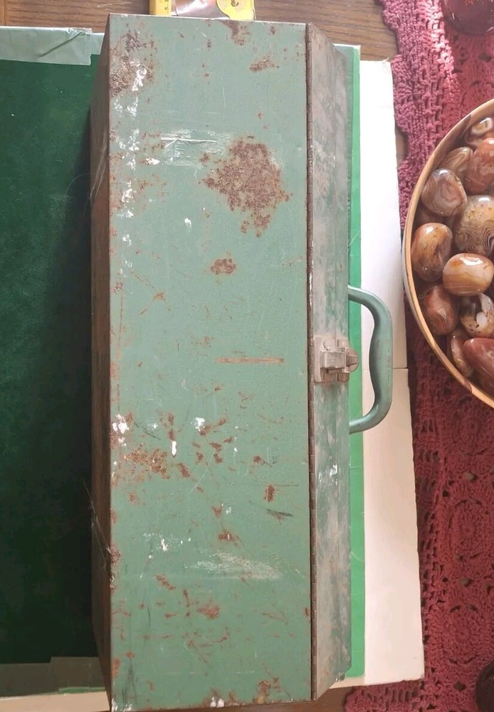 Vintage Hamilton Green Metal Tool Box Coffin Style.