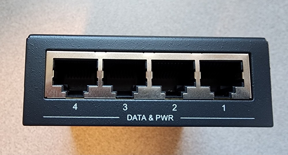 Legrand DA2401 4-Port PoE Injector