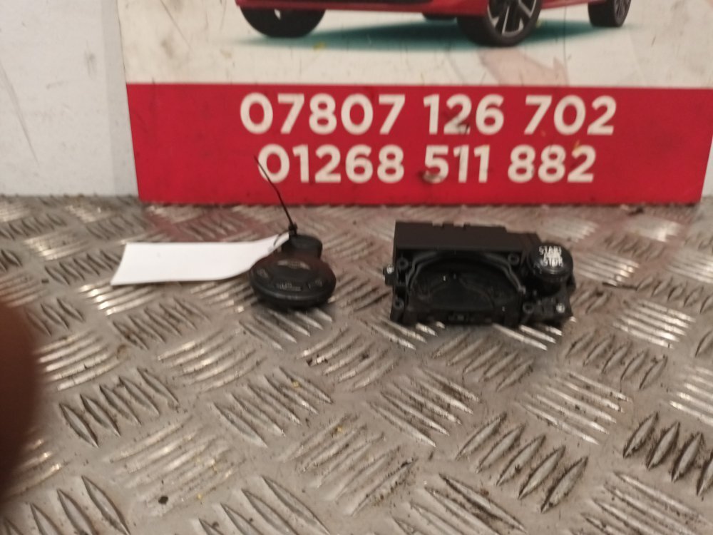 Mini Hatch One R56 2010-2013 IGNITION KEY READER 33750101