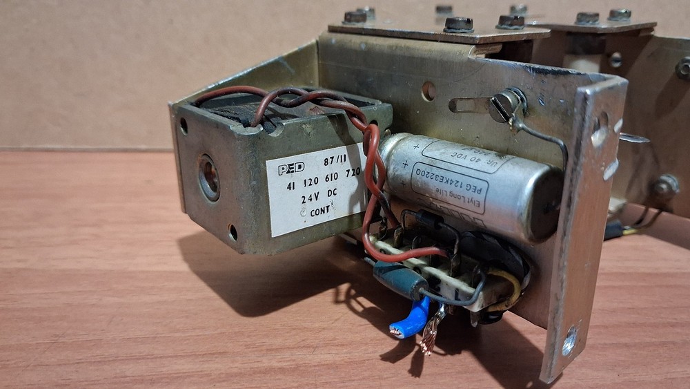 24v SWITCH - - RF AMPLIFIER ANTENNA TUNER