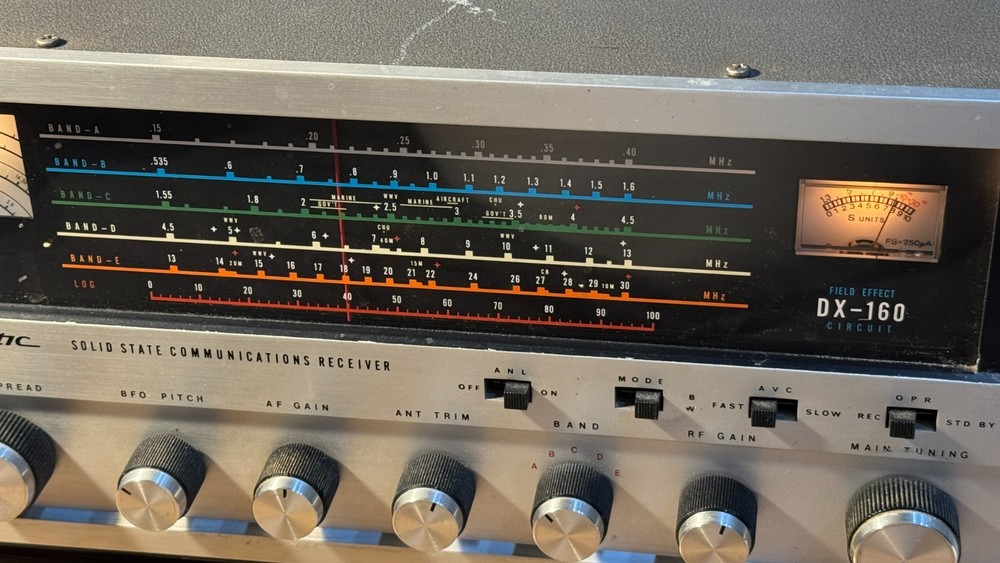 Realistic DX-160 Solid State Communications Receiver -Serviced – Working – AS-IS