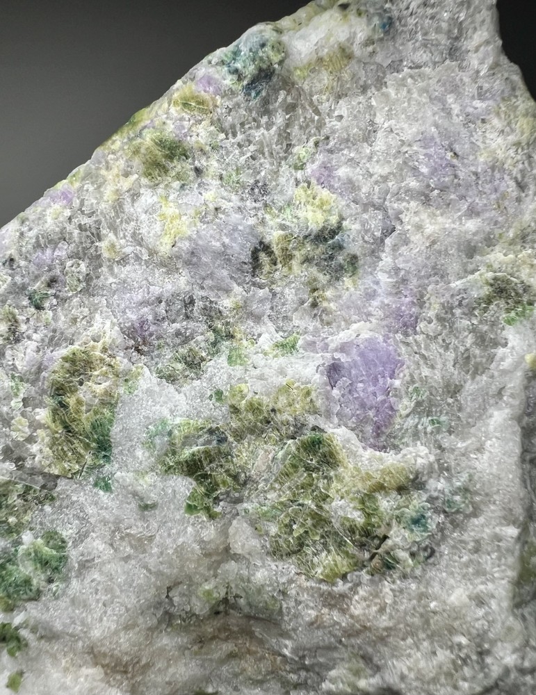2935 Gr. Fluorescent Hackmanite W/ Sodalite, Fluorapatite, Phlogopite, Unknown