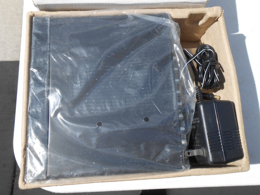 MCM 6-Way Audio Video Distribution Amplifier