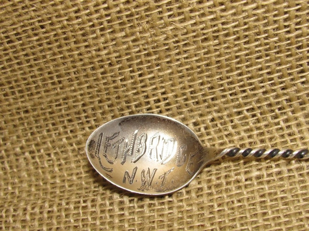 Antique LETHBRIDGE, Alberta Canada Sterling Maple Leaf Souvenir Spoon ~ Twisted