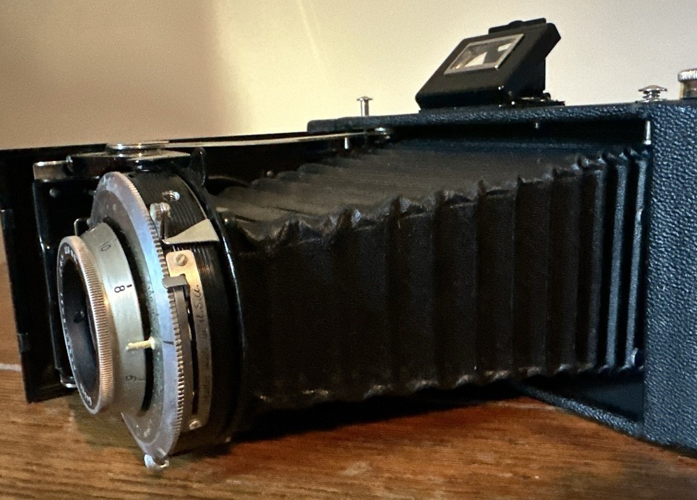 Kodak Brownie Target Six-20 Box Camera