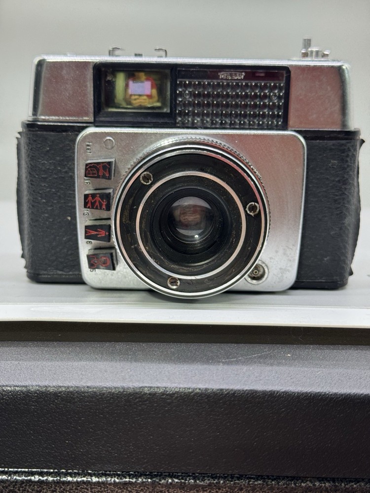 Vintage Bertram Camera with case untested