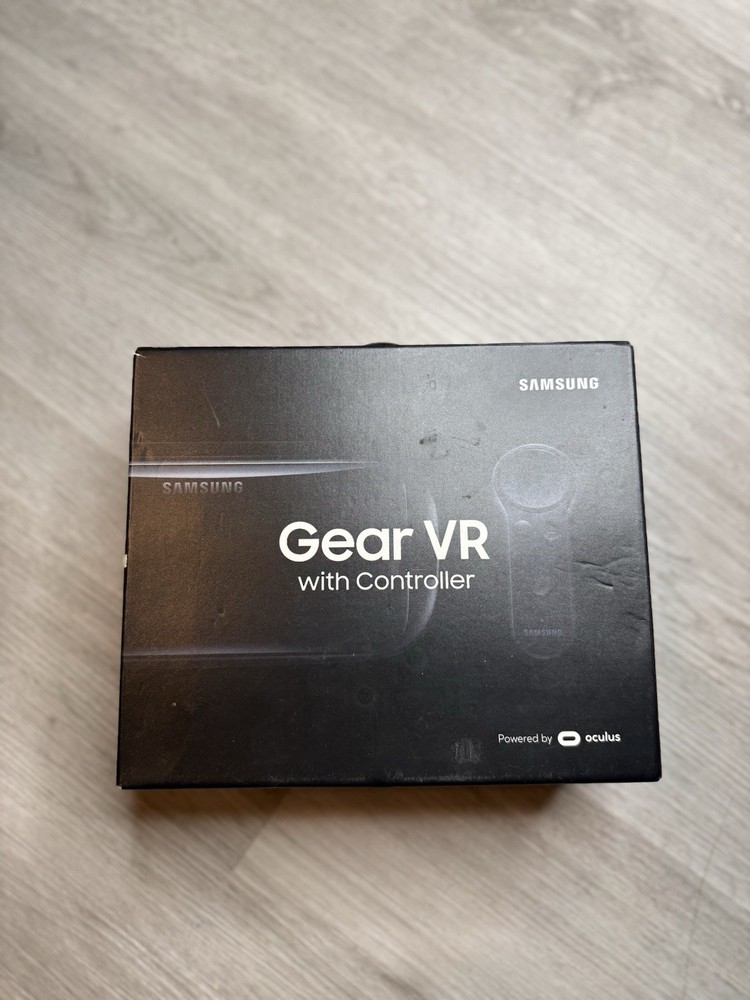 Samsung Gear VR SM-R325 With Controller