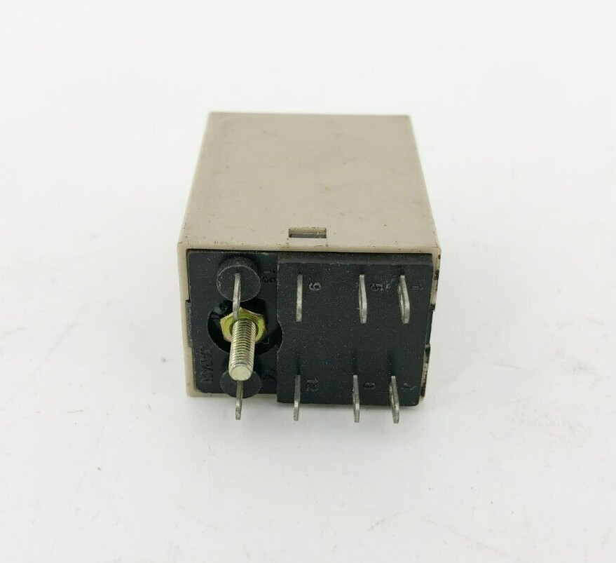 New Omron Type TDE Timer 100VAC 10s.