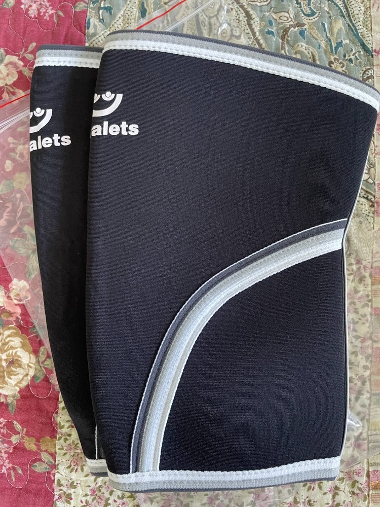 Knee Sleeves Size Medium Women 5 mm Neoprene Compression Support