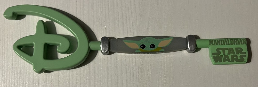 Disney Store Grogu Mandolorian Key