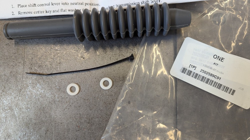 2502589C91 International Truck Automatic Transmission Shift Cable Boot Seal Kit