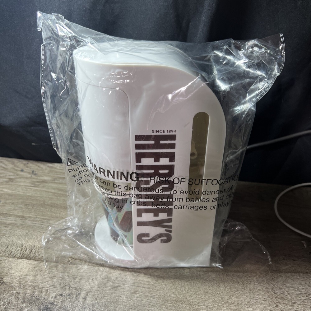 Hershey's Chocolate Drink Maker Hot/Cold Drinks Includes Cups New No Box