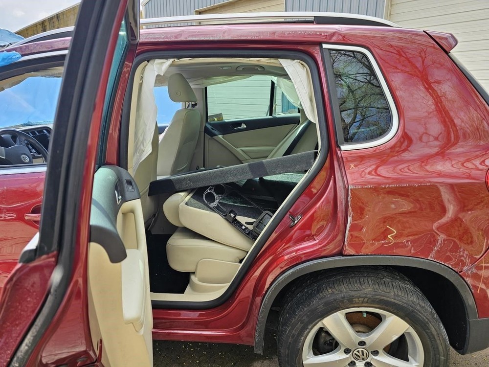 TIGUAN 2010 Headrest 2456034