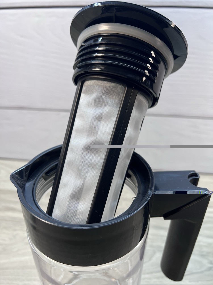 Cold Brew Coffee Ice Tea Maker 1.3qt Plastic Pitcher Mesh Filter Infuser