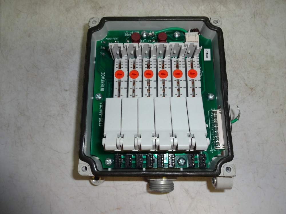 Allen-Bradley 1799-MAC03 Interface
