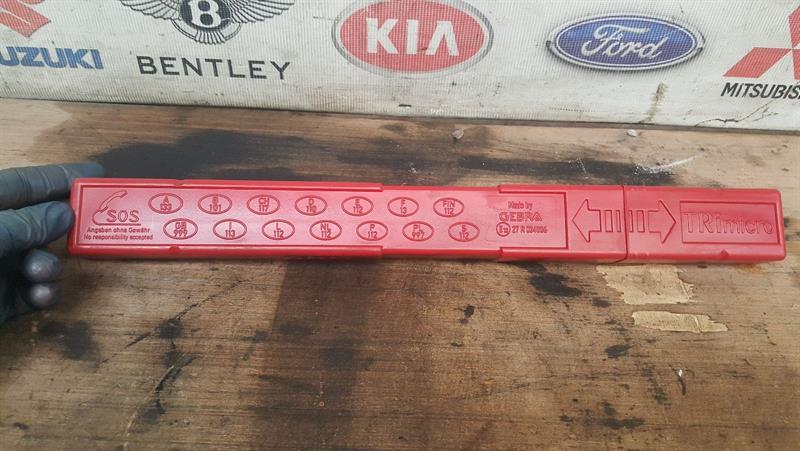 BMW X5 E70 2007-2013 WARNING TRIANGLE RED 6770407