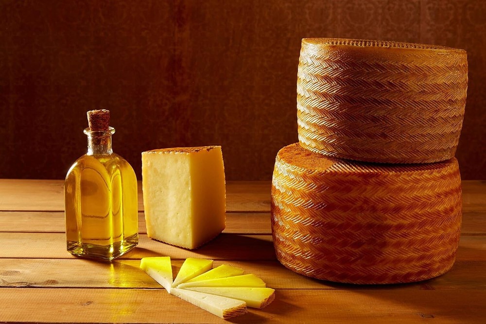 Manchego Cheese Wheel D.O.P – Approx. 2 lbs