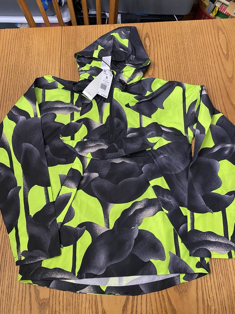 Adidas Mens Lightweight 1/4 Zip pullover jacket size Small NWT $100
