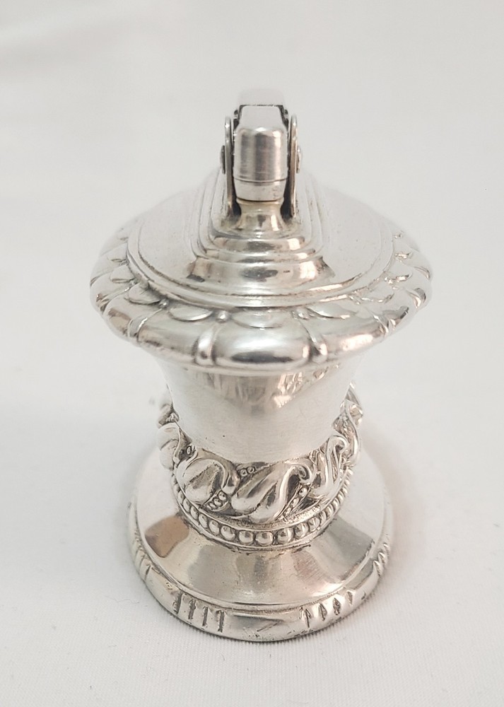 Vintage Silver Plate Ronson "WALDORF" Table Lighter Working Condition