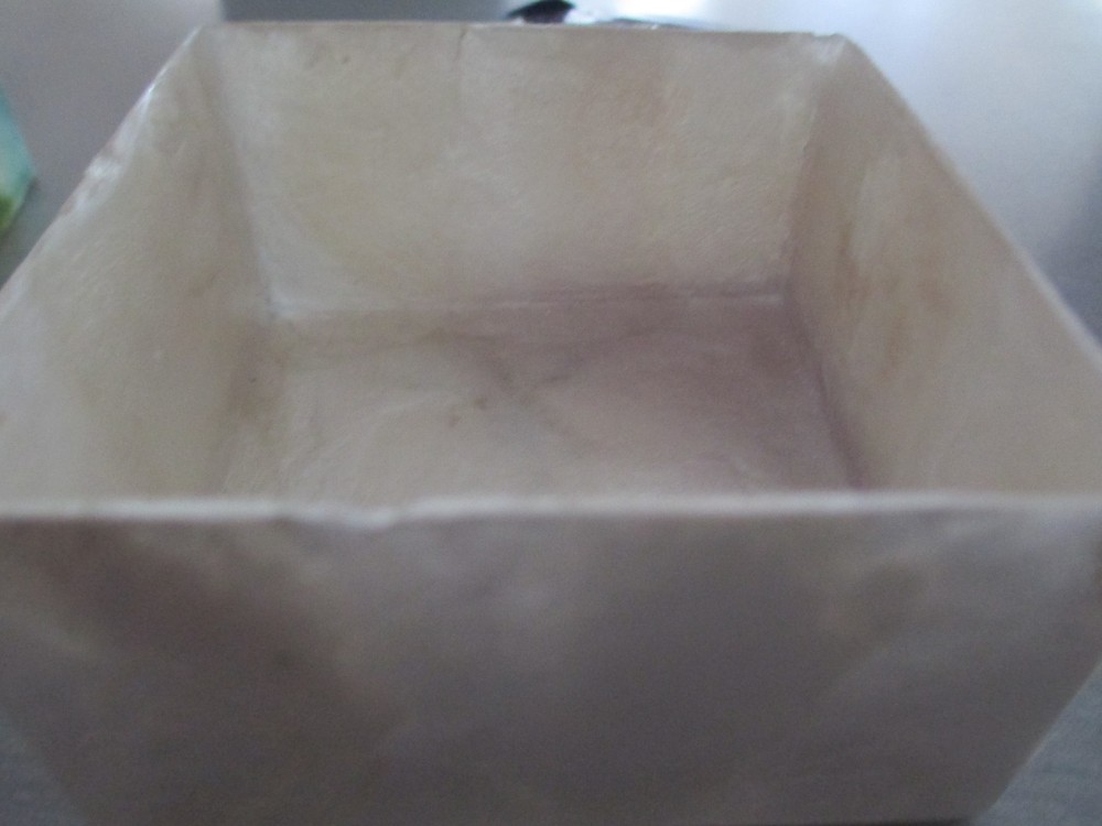 1771 * FLAG CAPIZ SHELL TRINKET BOX