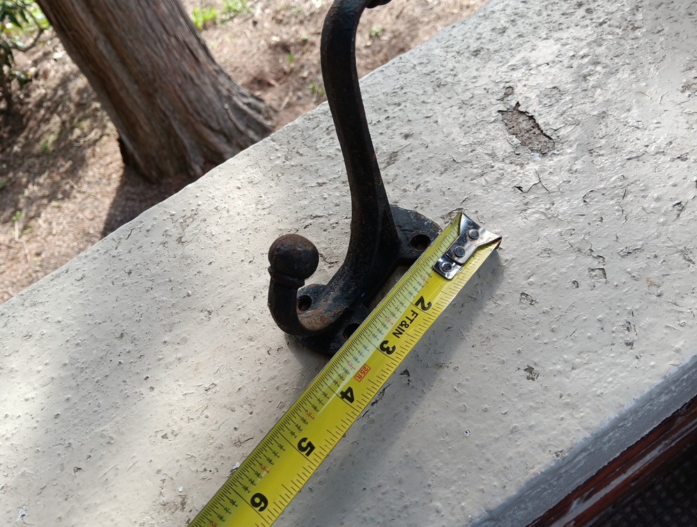 VINTAGE WALL MOUNT HOOK BLACK CASTIRON METAL COAT HANGER DOUBLE