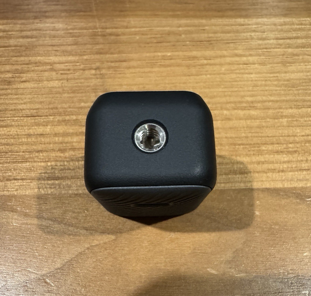 DJI Osmo Pocket 3 Handle With 1/4″ Thread - Grade A