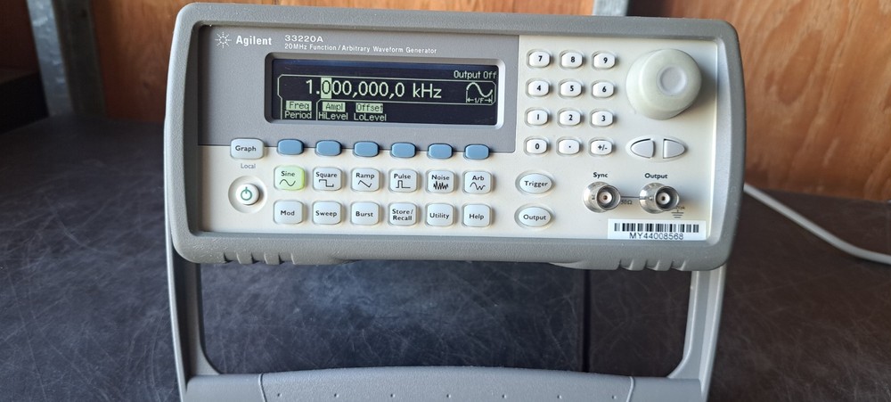 Agilent Keysight 33220A 20MHz Function Waveform Generator