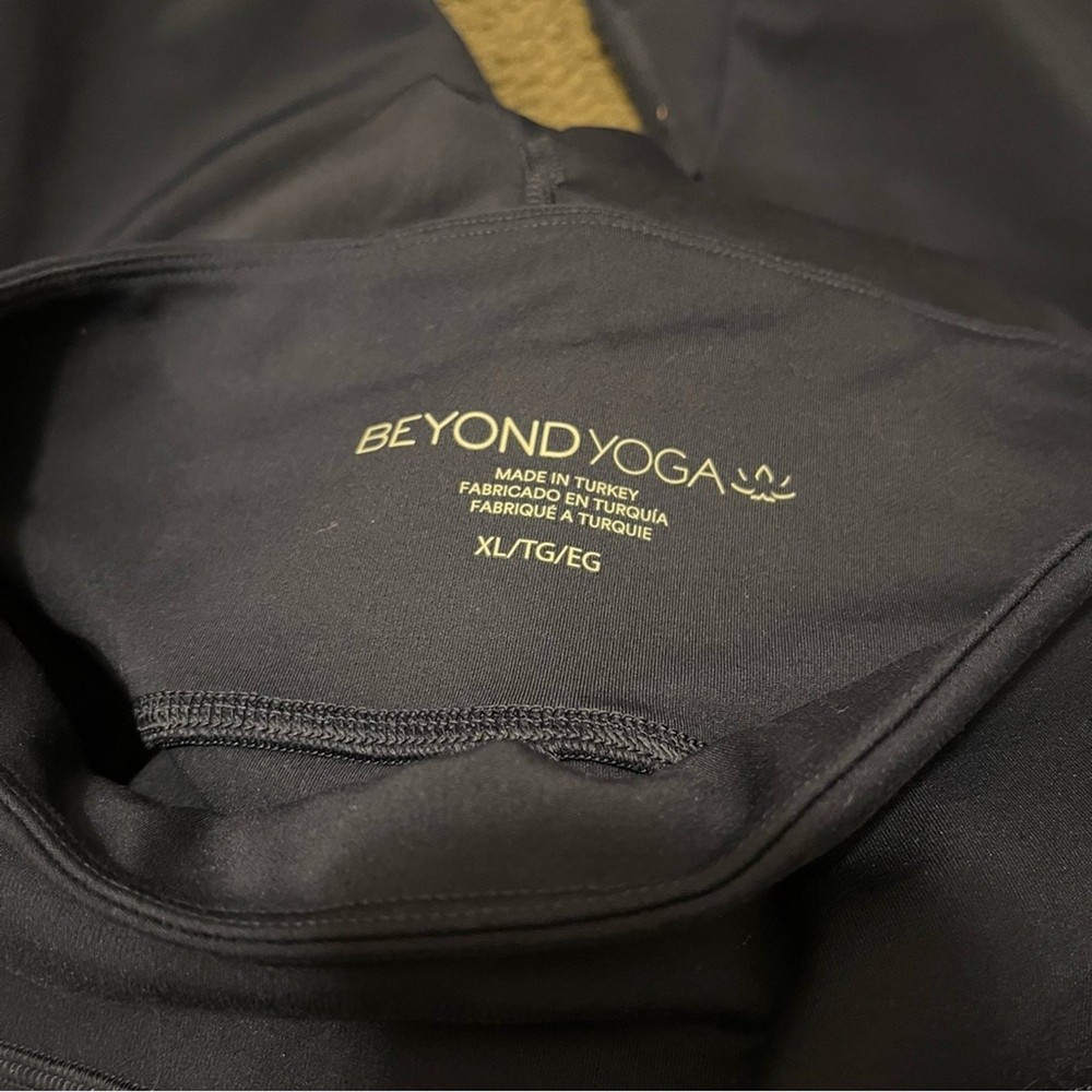Beyond Yoga PowerBeyond Strive Midi Leggings NWT