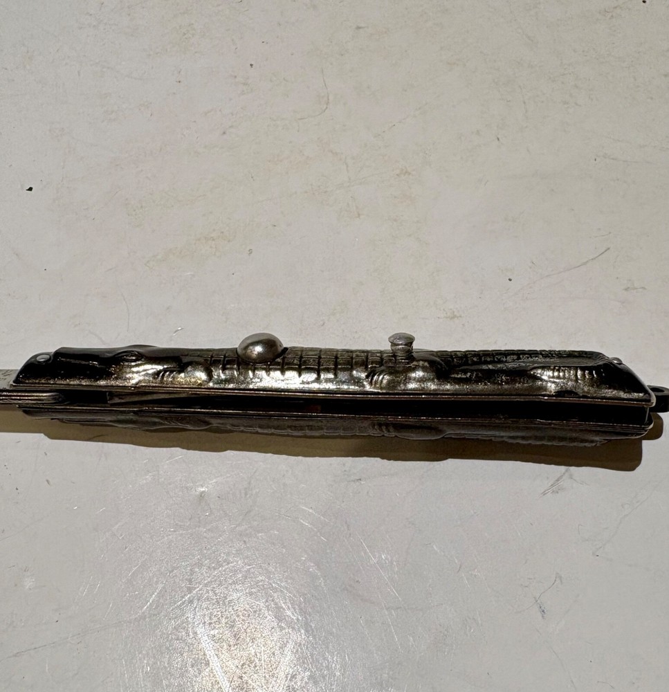 Vintage Alligator 5" Plastic Comb Novelty Switchblade Keychain