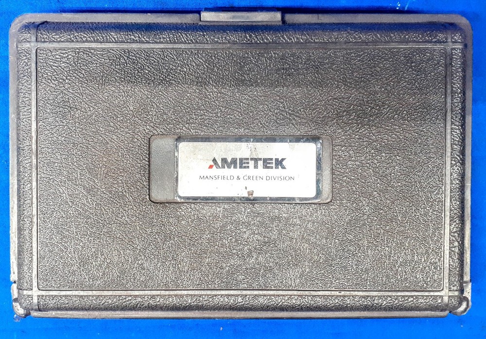 AMETECH DIGITAL TACHOMETER W/ CASE & ACCESSORIES 95-121 1726