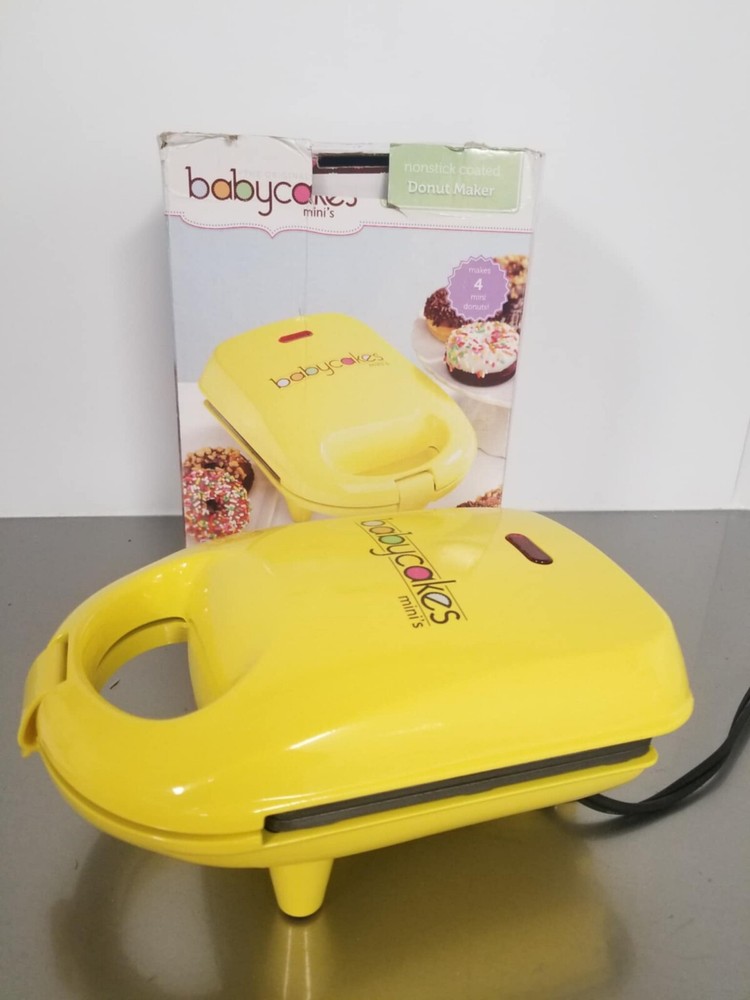 Baby Cakes Mini Doughnut Maker. Makes 4 Mini Doughnuts