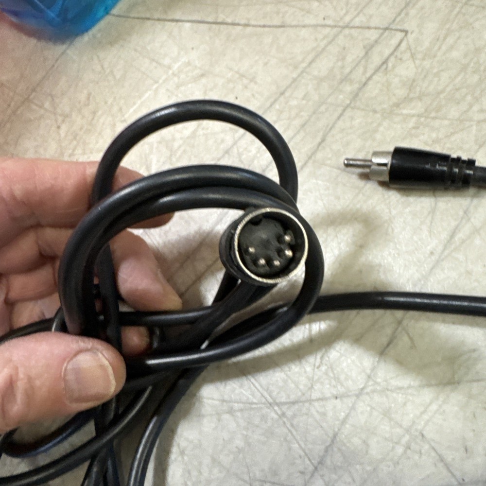 Commodore VIC 20 Personal Computer Video Connect cable with box 321453-01
