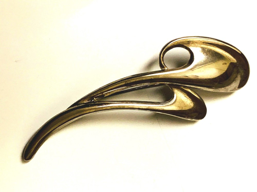 LARGE HEAVY SILVER PIN      NOT MARKED