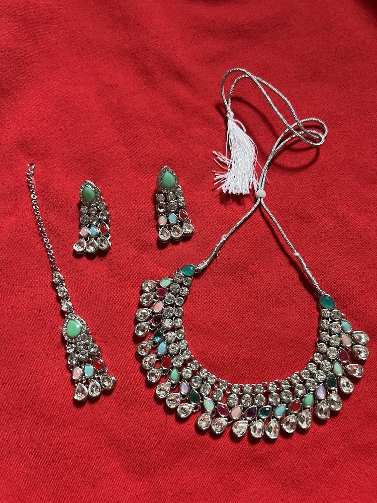 Women’s Necklace Set