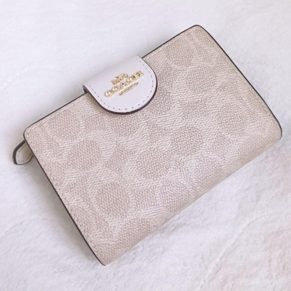 COACH White Beige Folded Wallet