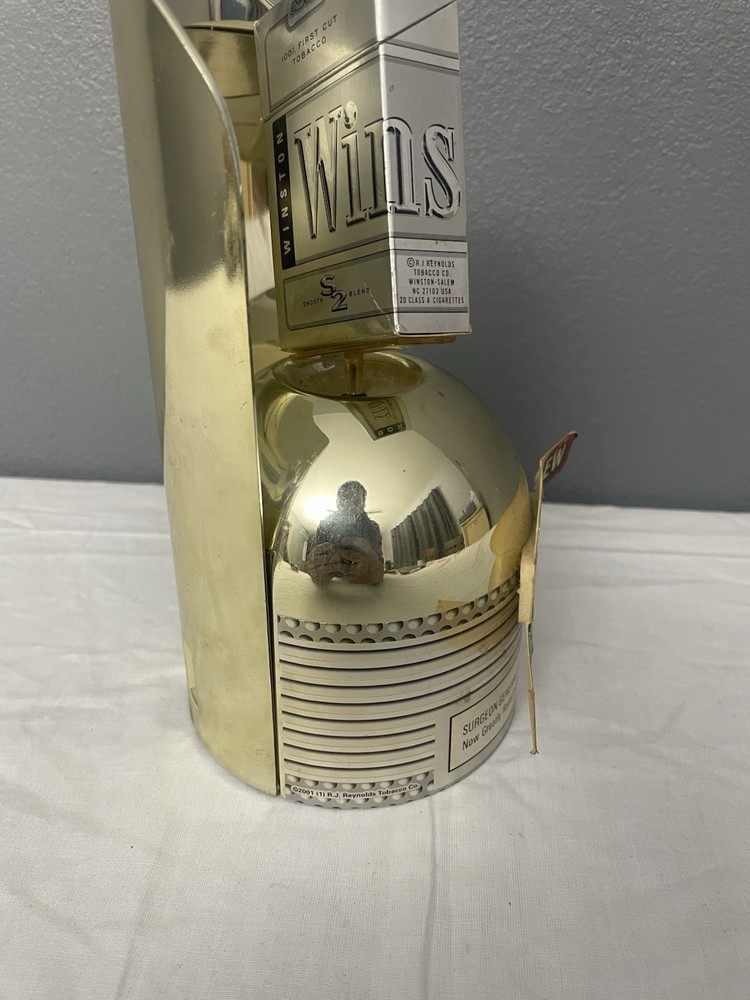 Winston Cigarette Quantum Smooth S2 Counter Display that SPINS