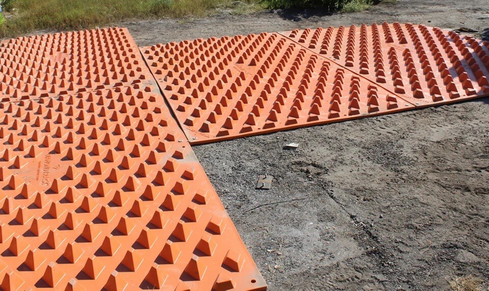 New Trackout Mats - Mixed colored - 7’ X 12’