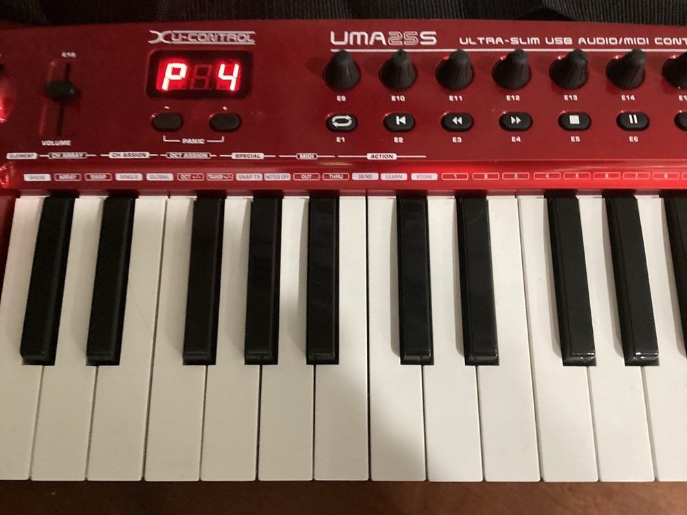 Behringer U-Control UMA25S USB MIDI Controller