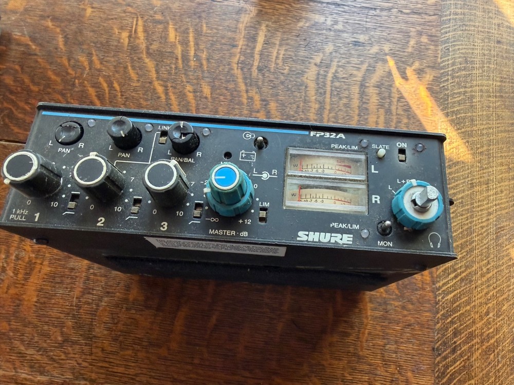 Shure FP32a audio field mixer