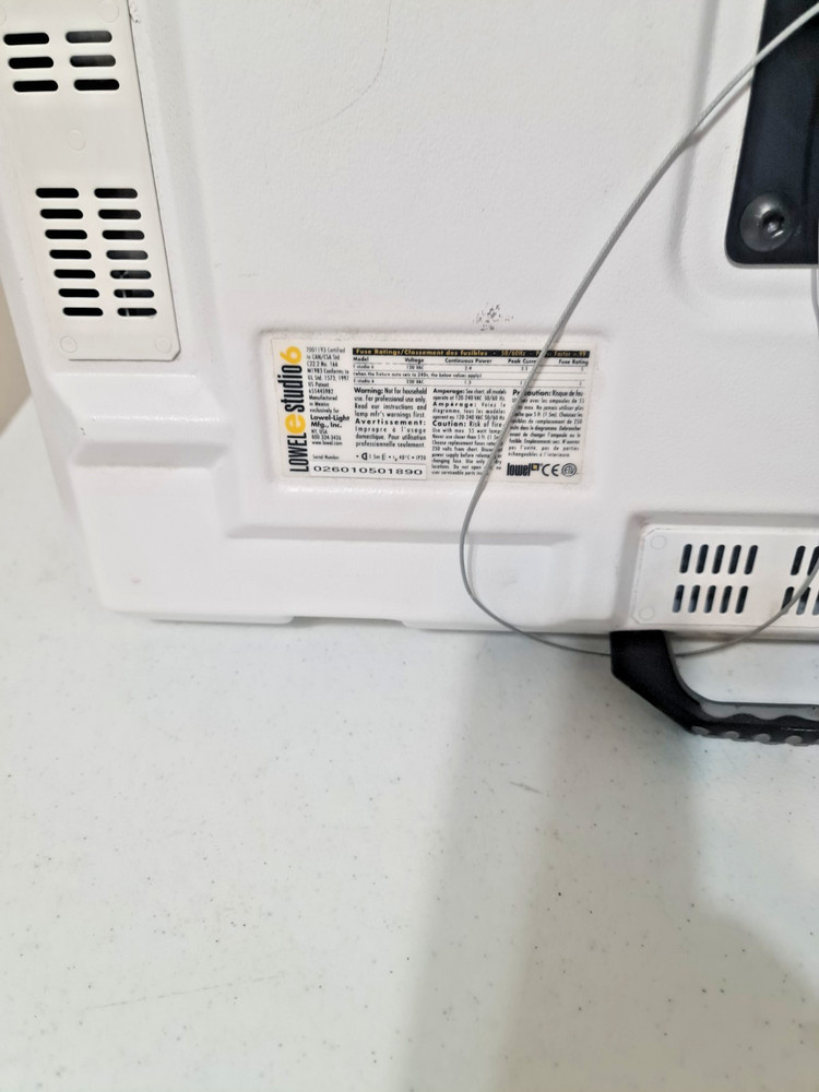 Lowel E-Studio 6 Fluorescent Light w/ Power Cord