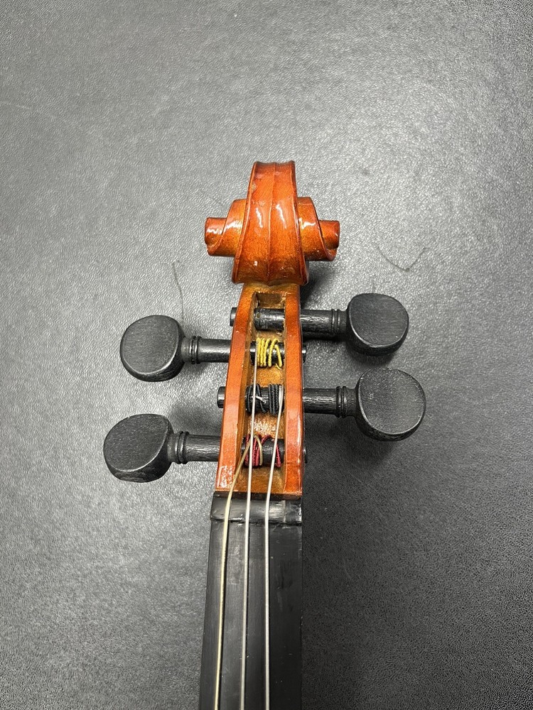 Corelli Model No. TCV-50 Violin w/ Bow & Carrying Case