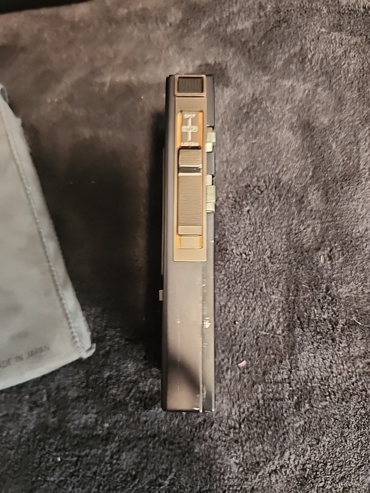Sony BM-560 Microcassette Recorder & Player With Pouch Untested
