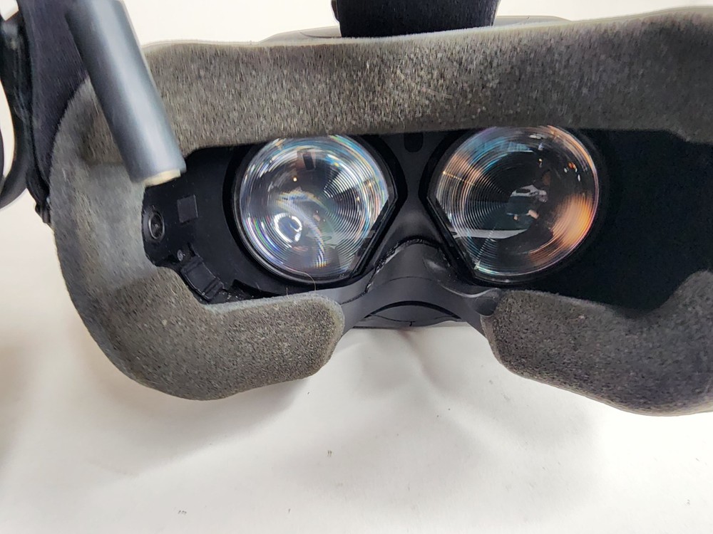 HTC Vive Virtual Reality Headset System 1st Generation - Black