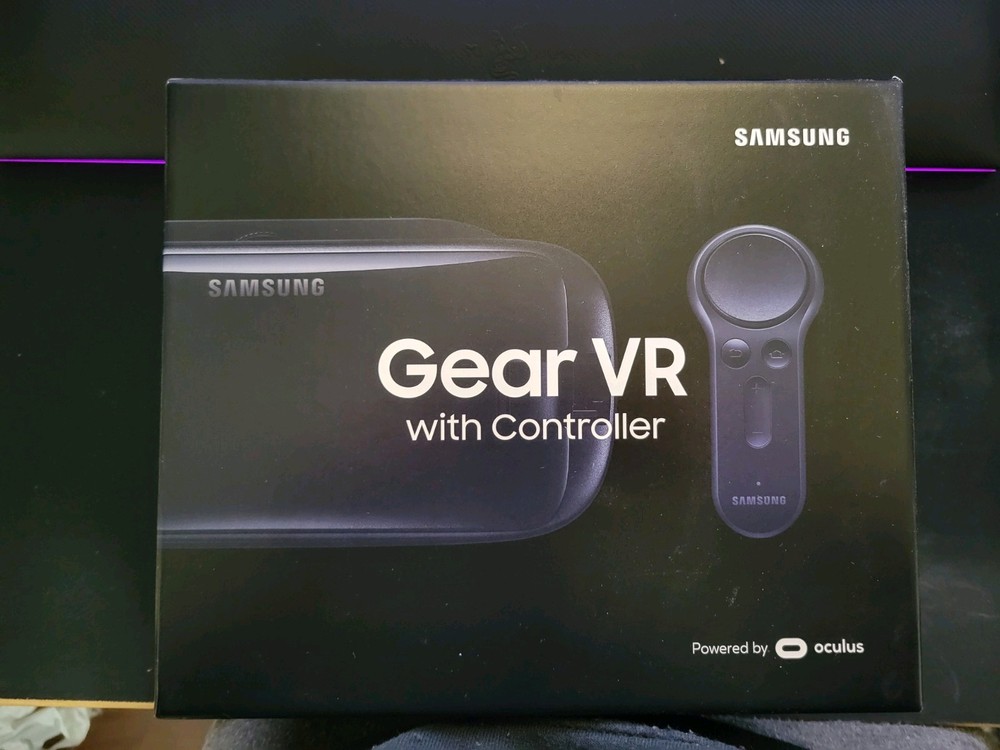 Samsung SMR324 Gear VR with Controller - Black