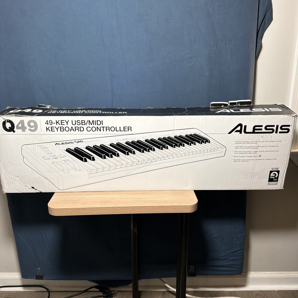 ALESIS Q49 49-KEY USB/MIDI CONTROLLER Og Box