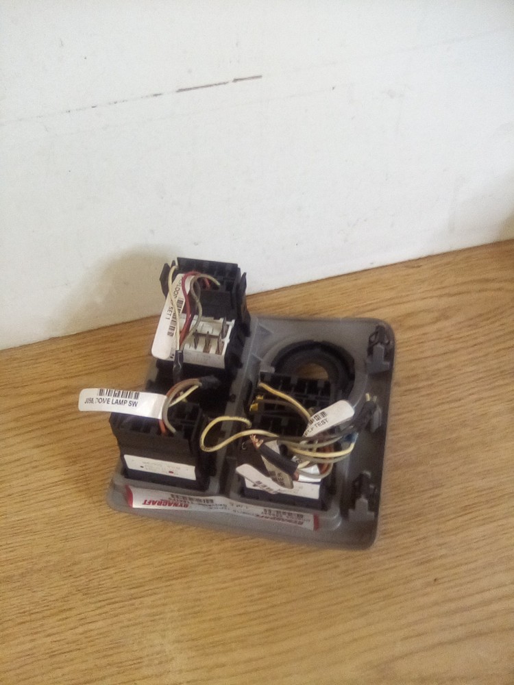 Peterbilt 579 S64-6105 Dash Switch Panel