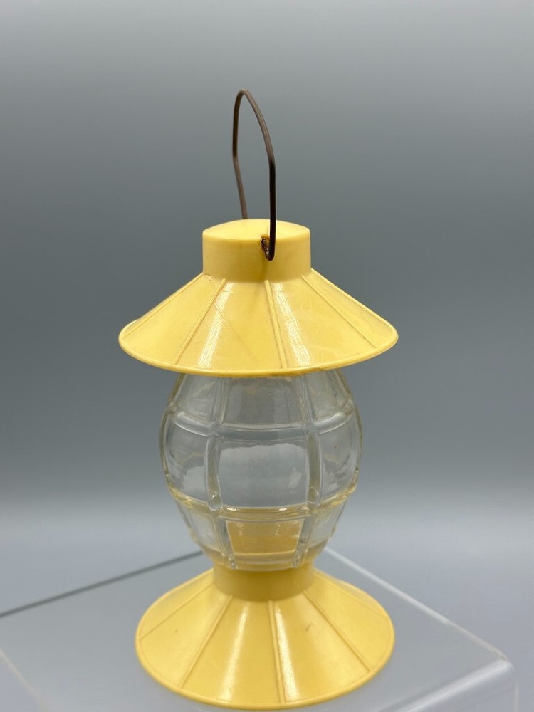 c 1950 Railroad LANTERN Yellow Plastic & GLASS CANDY CONTAINER Millstein A&E 448