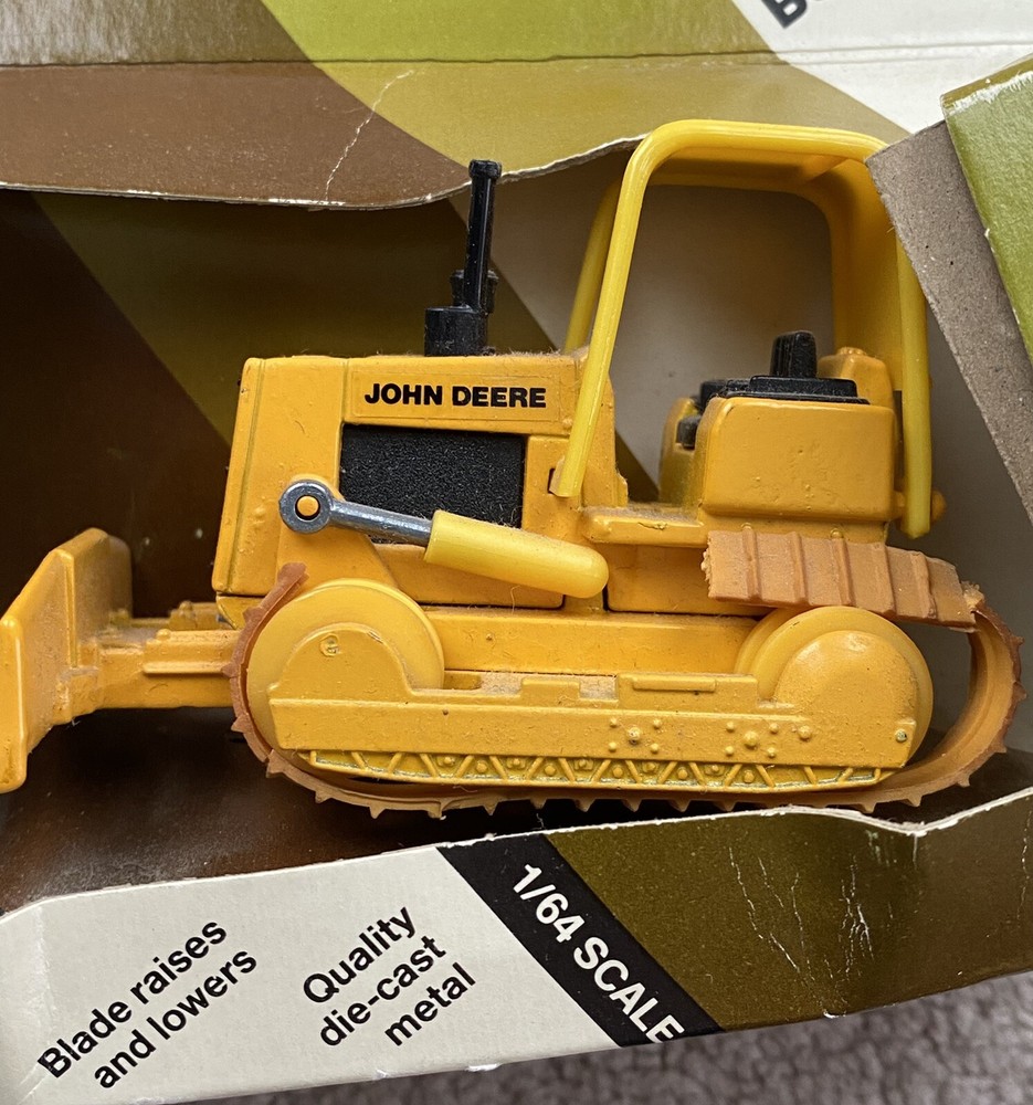 Ertl John Deere Bulldozer 1/64 Scale 568