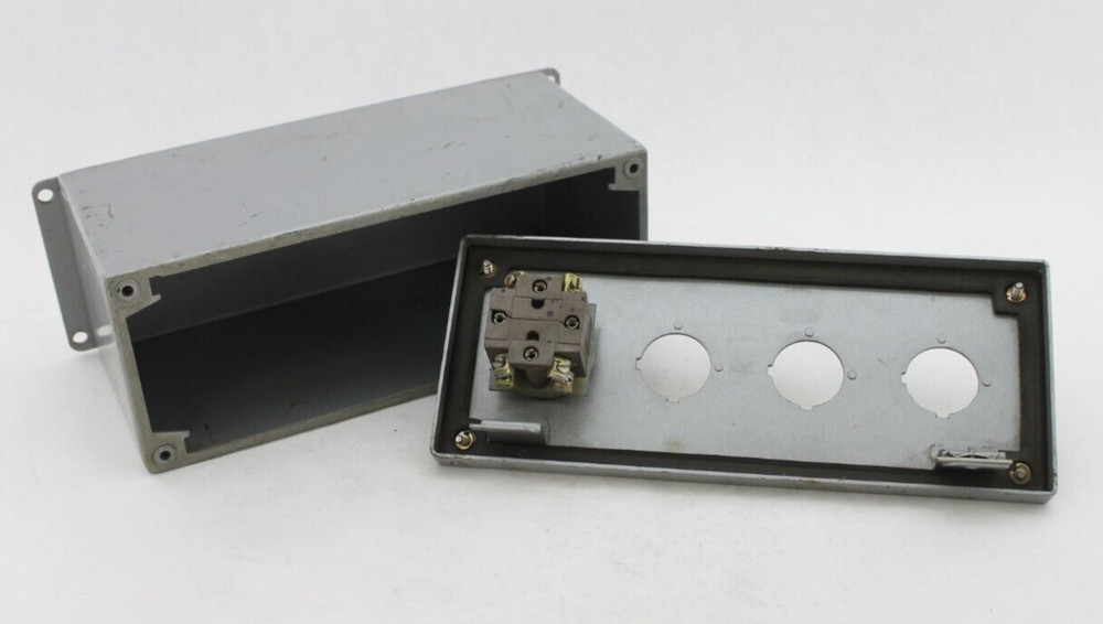 Square D 9001 KA-1 Selector Switch in Hoffman Enclosure
