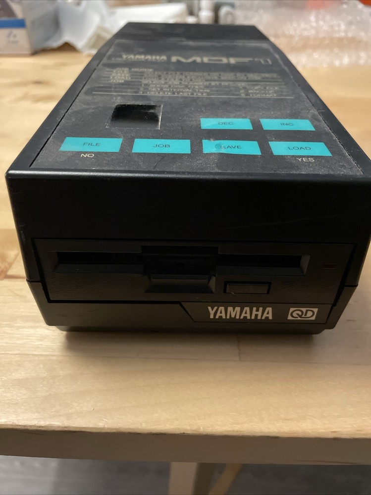 Yamaha MDF1 MIDI Data Filter without Power Supply - Powers On